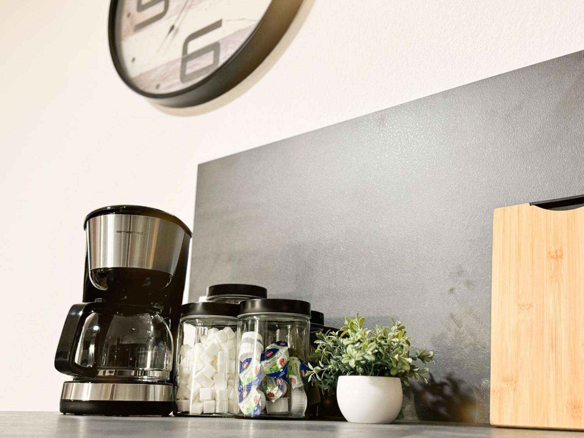 Modern Living In - Frieden *