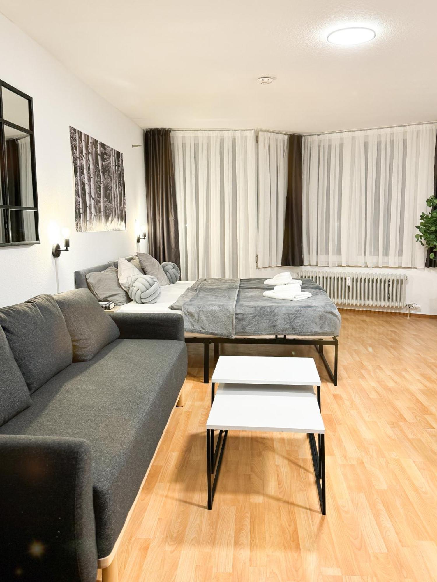 Modern Living In - Frieden