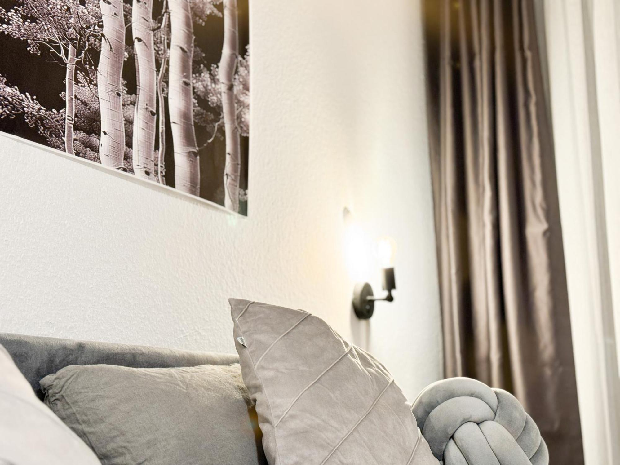 Modern Living In - Frieden *